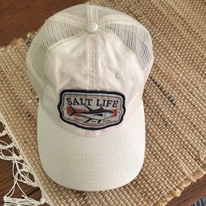 Salt Life Hat in like new condition